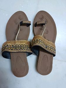 Kolhapuri Design Chappal