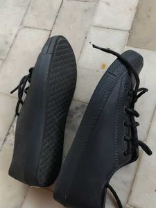 Black Sports Shoes