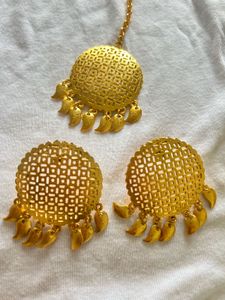 Golden Earrings And Maangtika Set