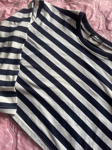 Striped Full Sleeved Crop Top