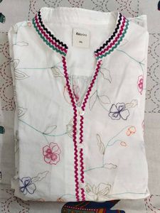 Floral Embroidered Tunic Top