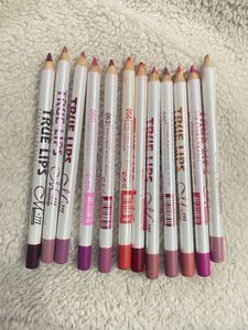 12 Pcs Multicolour Lip Liner ❤️
