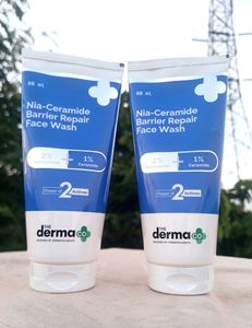 2 Pack ❤️ Nia-Ceramide Barrier Repair Facewash 💙