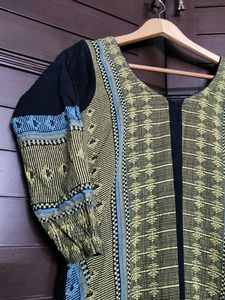 Women Black Cotton Printed Kurti