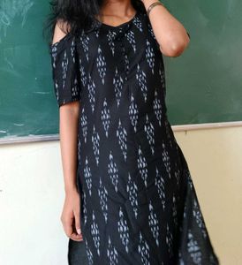 Women Black Printed Kurti