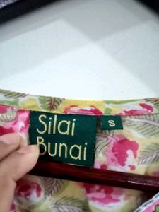 Silayi Bunayi Brand Less Used Beautiful Suit