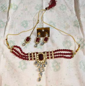 Necklace Earings And Maang Tika