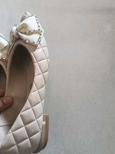Cream Colour Bellies With Studded Bow