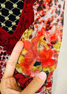 Designer Pakistani Kurta With Chiffon Dupatta