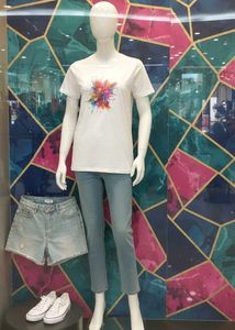 New Colorful Graphic Tee shirt 👕