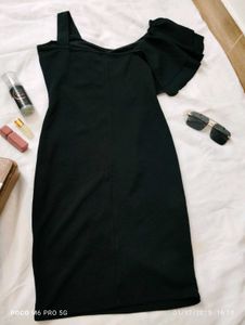 Black Cocktail Mini Dress 🖤 (stretchable)