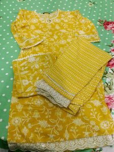 Yellow Floral pakistani Kurta Set
