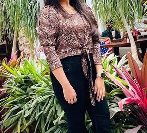 Leopard Print Tie-Front Crop Top