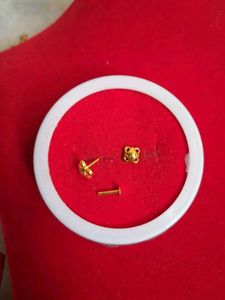 Beautiful New Desiner Studs Gold