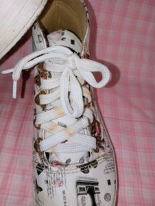 Women&#39;s White Shoes With Comfortable Wedges