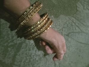 Combo 4 Bangles Set Like New