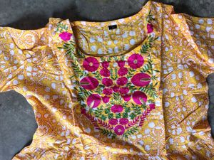 Jaipuri Printed Floral Embroidered Kurta (Size XxL