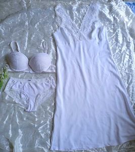 Beutiful Lace Pushup Bra Panty With Camisole