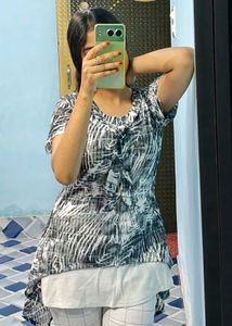 Sizw M Chic Abstract Print Tunic Top