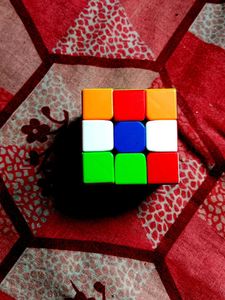 Rubik&#39;s Cube - Classic Puzzle Fun!