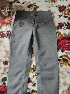 Gray High-Waisted Jeans Waist 25 Length30