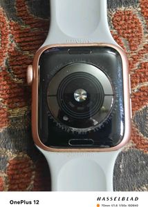 GENUINE Apple Watch Series 5 (40mm)