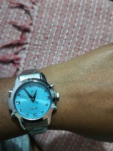 Stylish Silver-Tone Quartz Watch