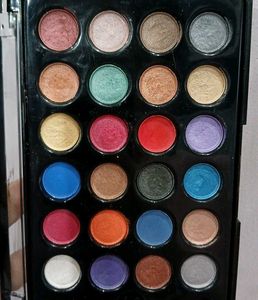MARS Makeup Studio 24Color Eyeshadow Palette❤️