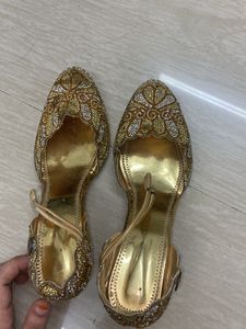 Beautiful Diamond Mojdi Heel