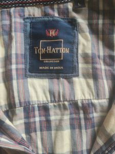 L-Size Plaid Button-Down Shirt