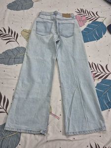 Wide Leg Light Wash Jeans