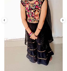 Girls&#39; Black Embroidered Outfit