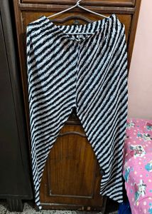 Black &amp; White Print Kurti With Pant