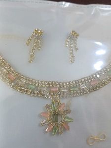 Elegant Stone-Studded Necklace Set