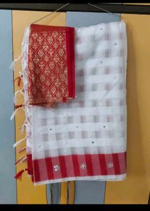 Red &amp; White Checkered Saree(2 Blouse Pieces)