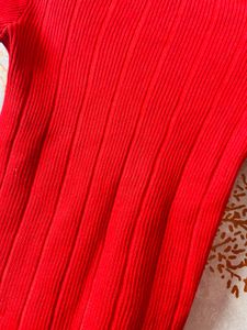 Fitted Red Top