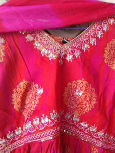 Nayra Cut Kurta Suit Set