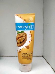 Walnut scrub for Smooth Face 😍
