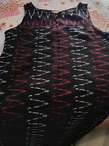 Stylish Sleeveless Kurti