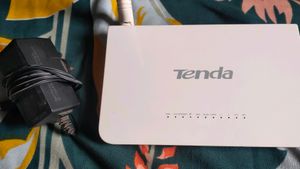 Tenda(Airtel) Router With Adaptor
