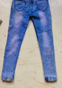 this is a  elastic waist band jeans 👖