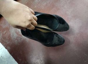 used Black Heels for women