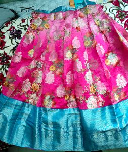 💥Sale💥Women Only Lehenga