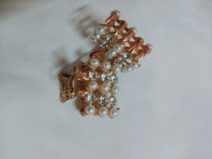 Hair Clip With Pearl