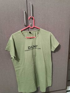 Green Tshirt With New York Name