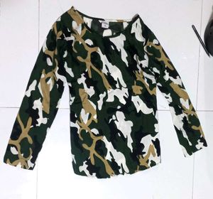Camo Print Long Sleeve Top