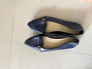 Navy Blue Pointed-Toe Flats