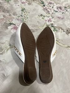 White Ballenaries