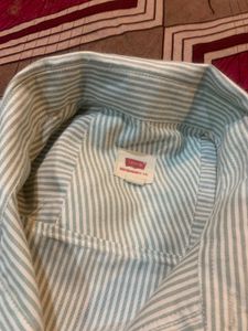 LEVIS New Shirt🌸🦋🎀