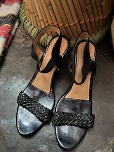 Chic Black Heeled Sandals